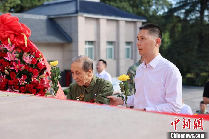 湖北宜昌：缅怀革命先烈 弘扬抗战精神